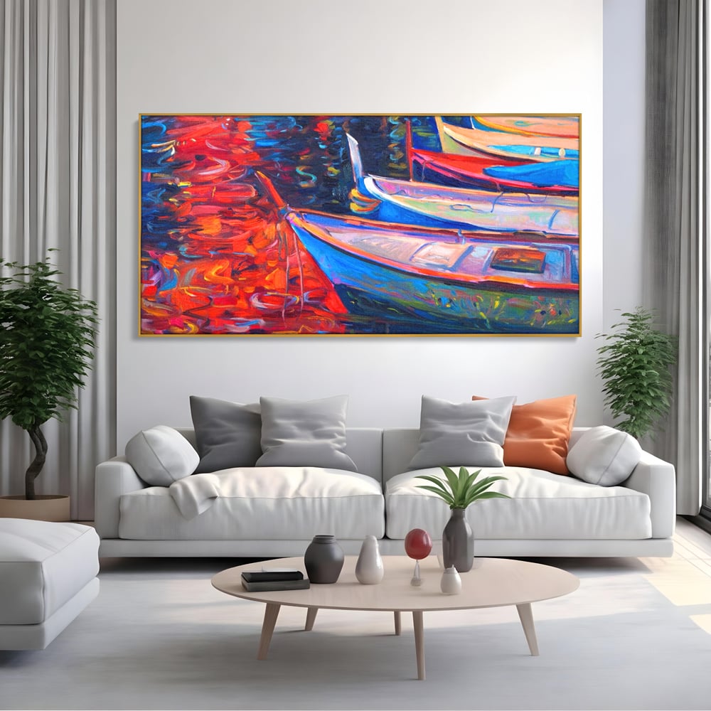 Tablou canvas cu pictura cu barci in port la apus, in rama de aluminiu auriu, pe perete intr-un living